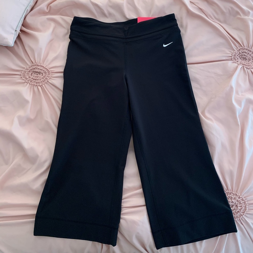 NWT Nike Capris